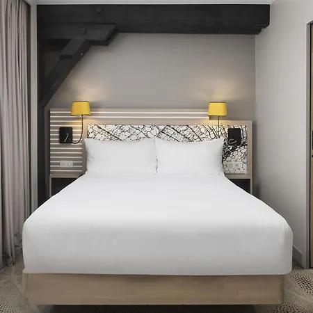 Hilton Garden La Hotel