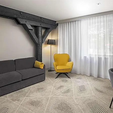 Hilton Garden La فندق