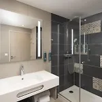 Hilton Garden La Hotel