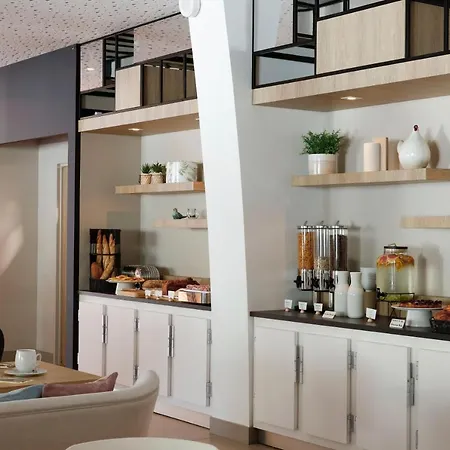 Hilton Garden La Hotel 4*