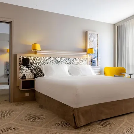 Hilton Garden La Hotel