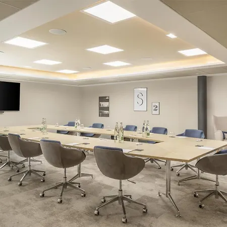 Hilton Garden La 4* Παρίσι